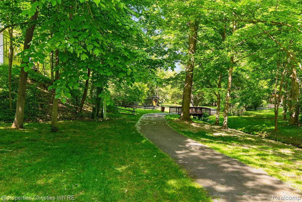 4352 Greenstown Drive, West Bloomfield, MI 48323 — Photo 54