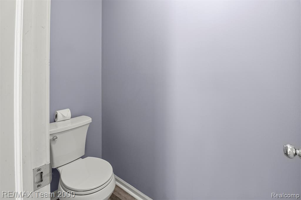 45225 Yorkshire Drive, Novi, MI — Photo 28