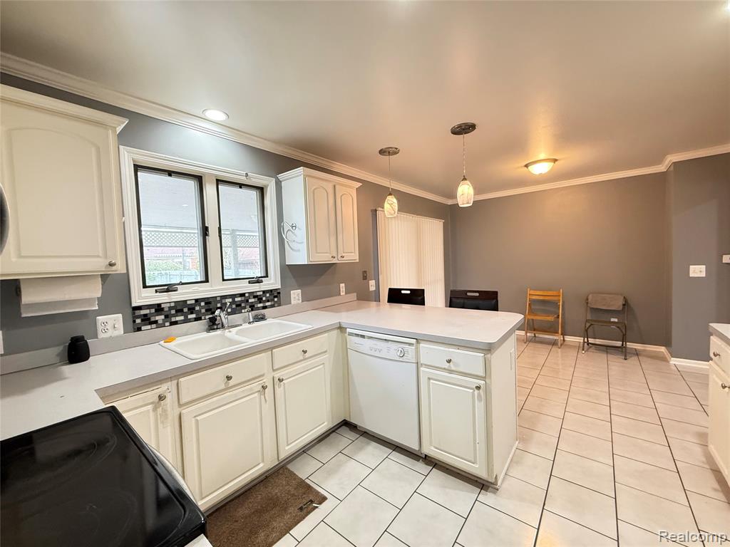 8334 McKinley, Center Line, MI 48015 — Photo 13