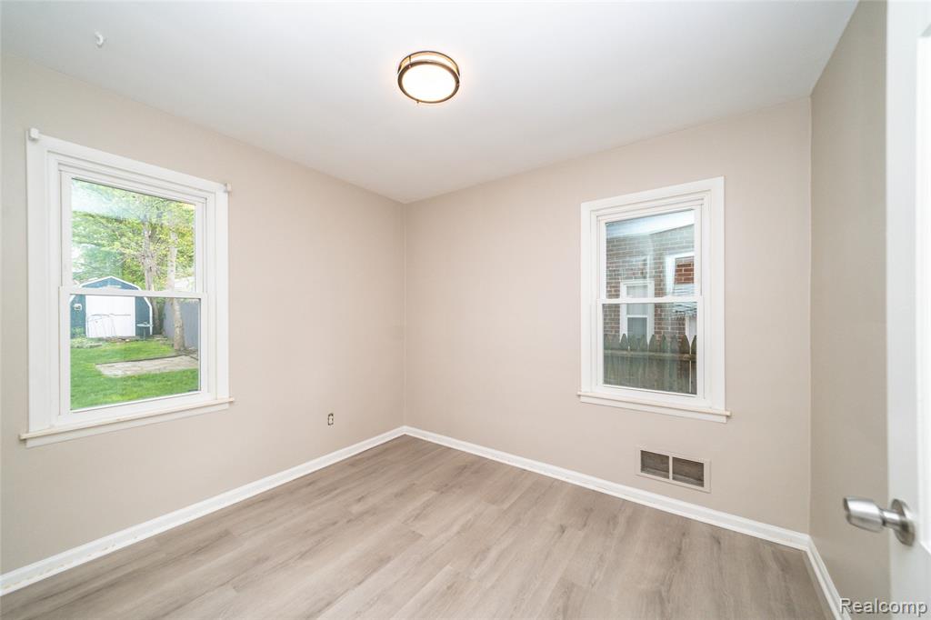 162 N Genesee Avenue, Pontiac, MI 48341 — Photo 24