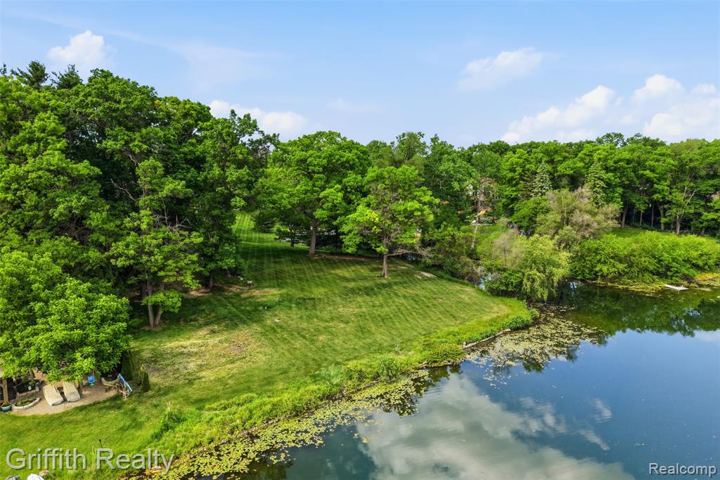 10646 Kenicott Trail, Brighton, MI 48114 — Photo 5