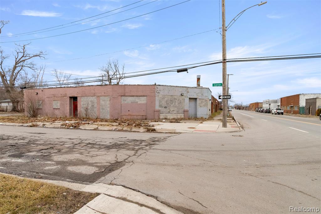 6870 E Davison Street, Hamtramck, MI 48212 — Photo 3
