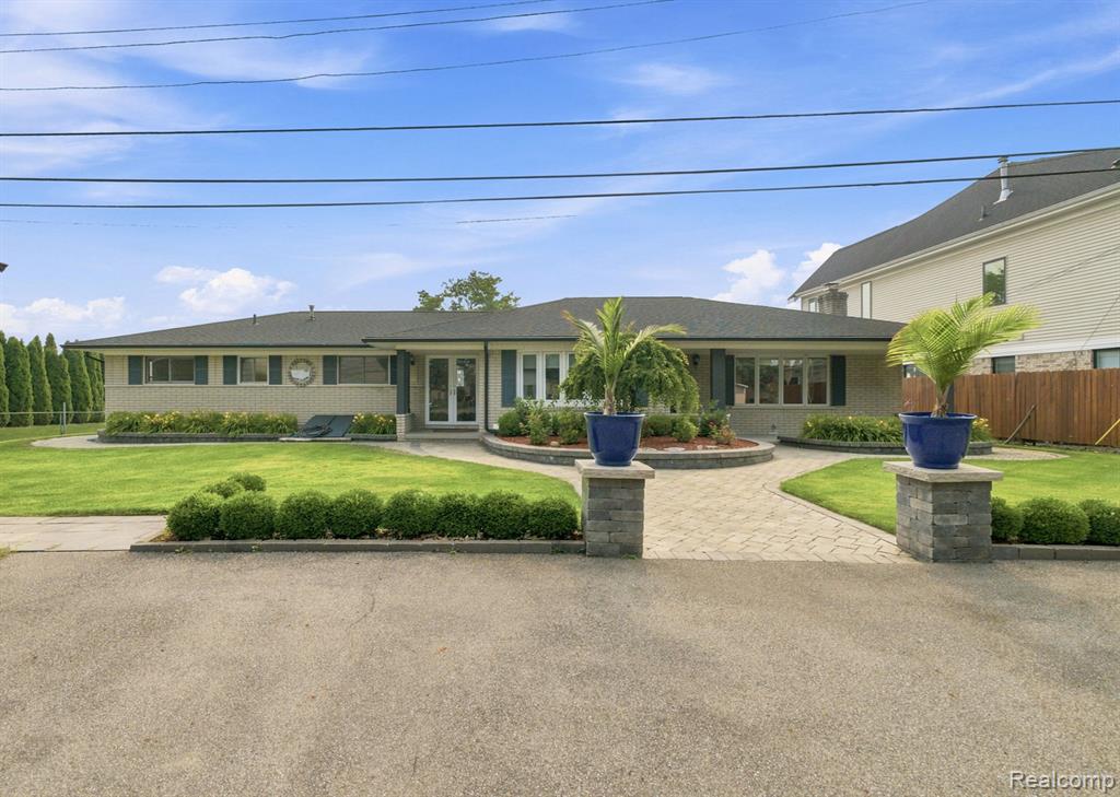 49860 Miller Court, New Baltimore, MI 48047