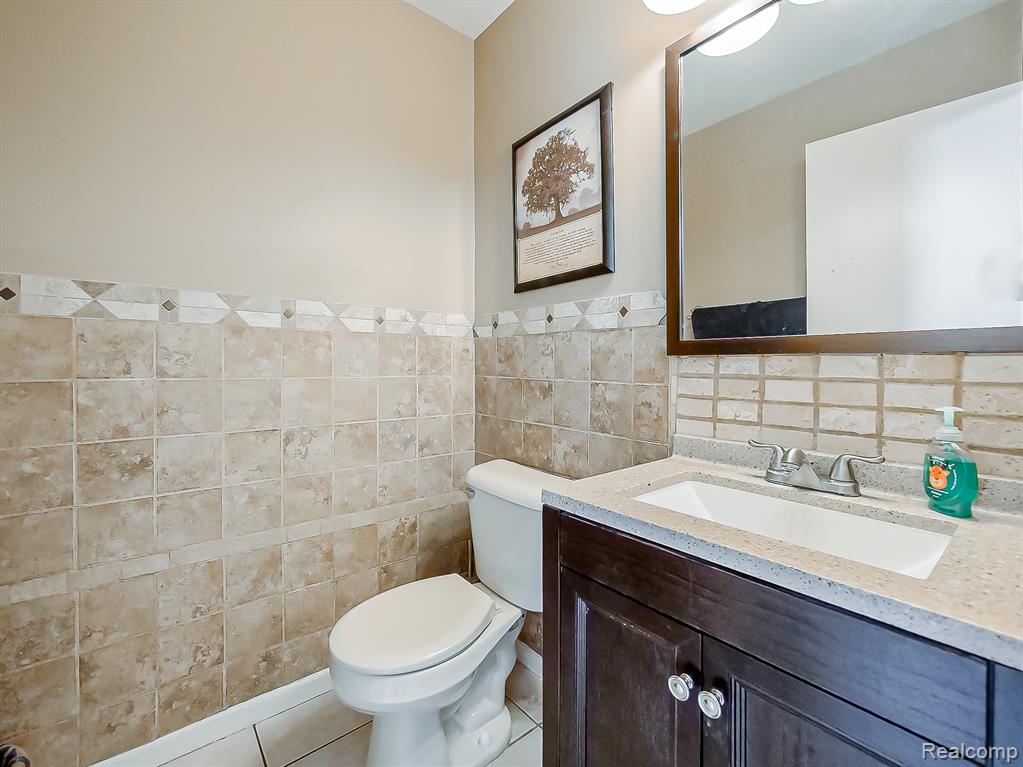 48199 Lafayette Drive, Macomb, MI 48044 — Photo 19