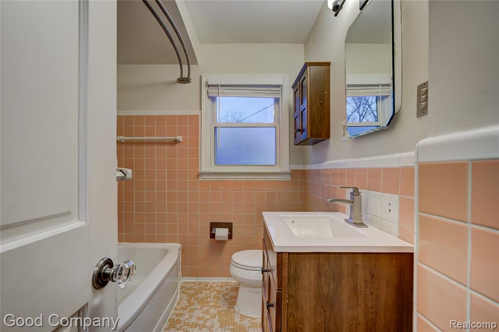 706 N Vermont Avenue, Royal Oak, MI 48067 — Photo 21