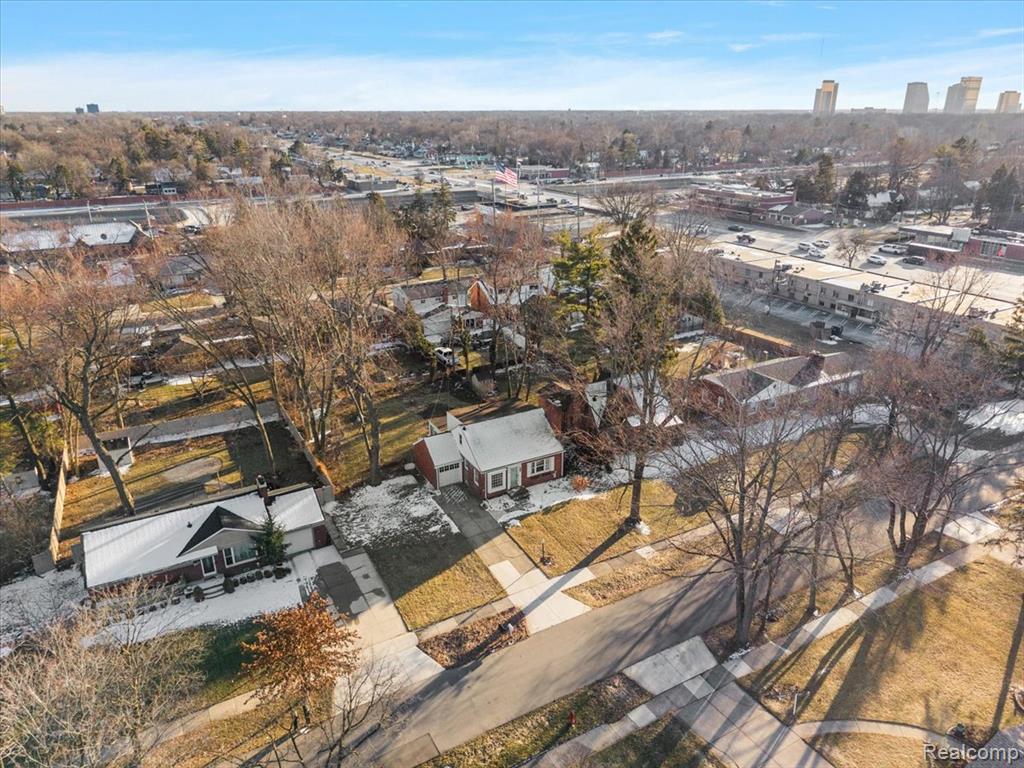 17601 Cambridge Boulevard, Lathrup Village, MI 48076 — Photo 55