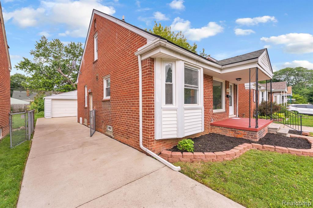 10015 Marion, Redford, MI 48239 — Photo 7