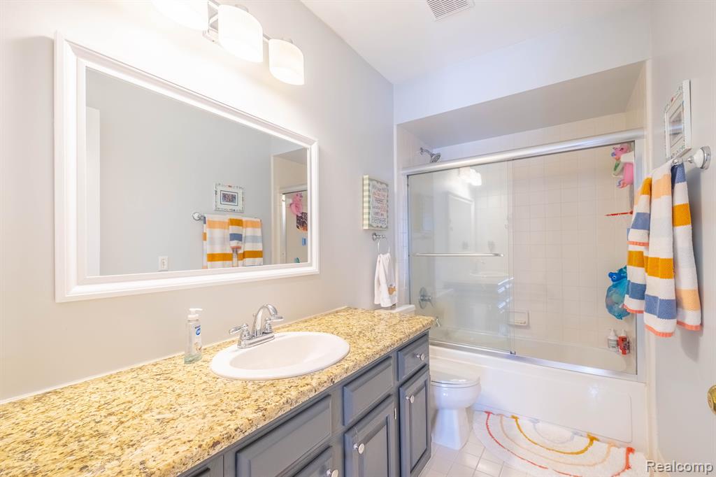6775 CANTERBURY Lane, Clarkston, MI 48348 — Photo 20