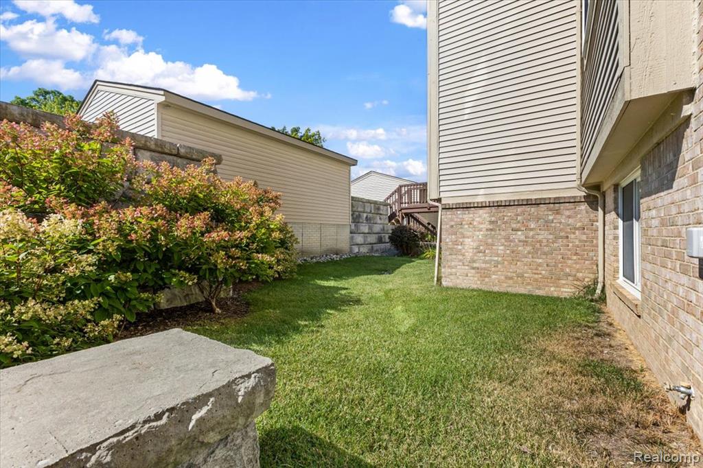 4884 Ashley Lane, Waterford, MI 48329 — Photo 33
