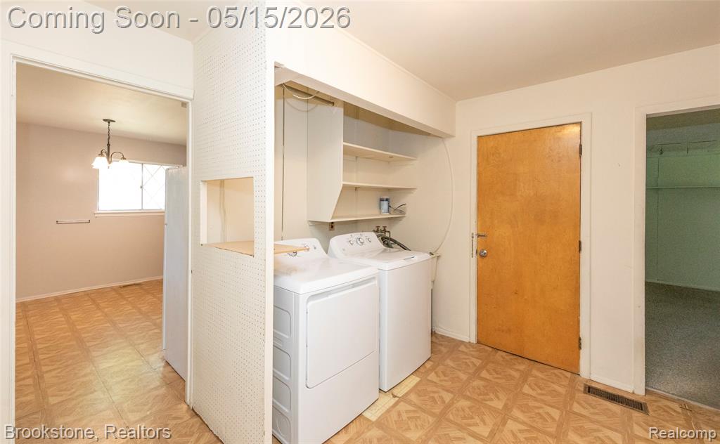 250 NOBLE, Milford, MI 48381 — Photo 26