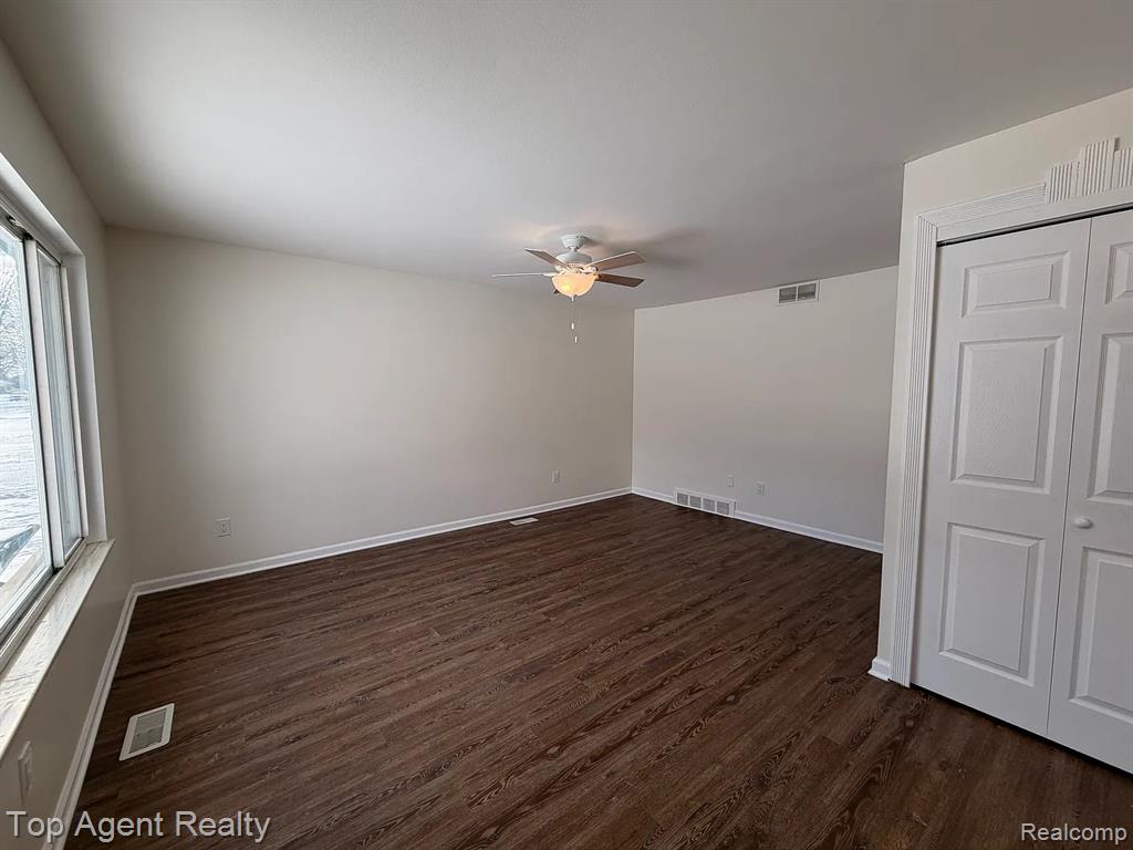 40903 Flagstaff Drive, Sterling Heights, MI 48313 — Photo 4
