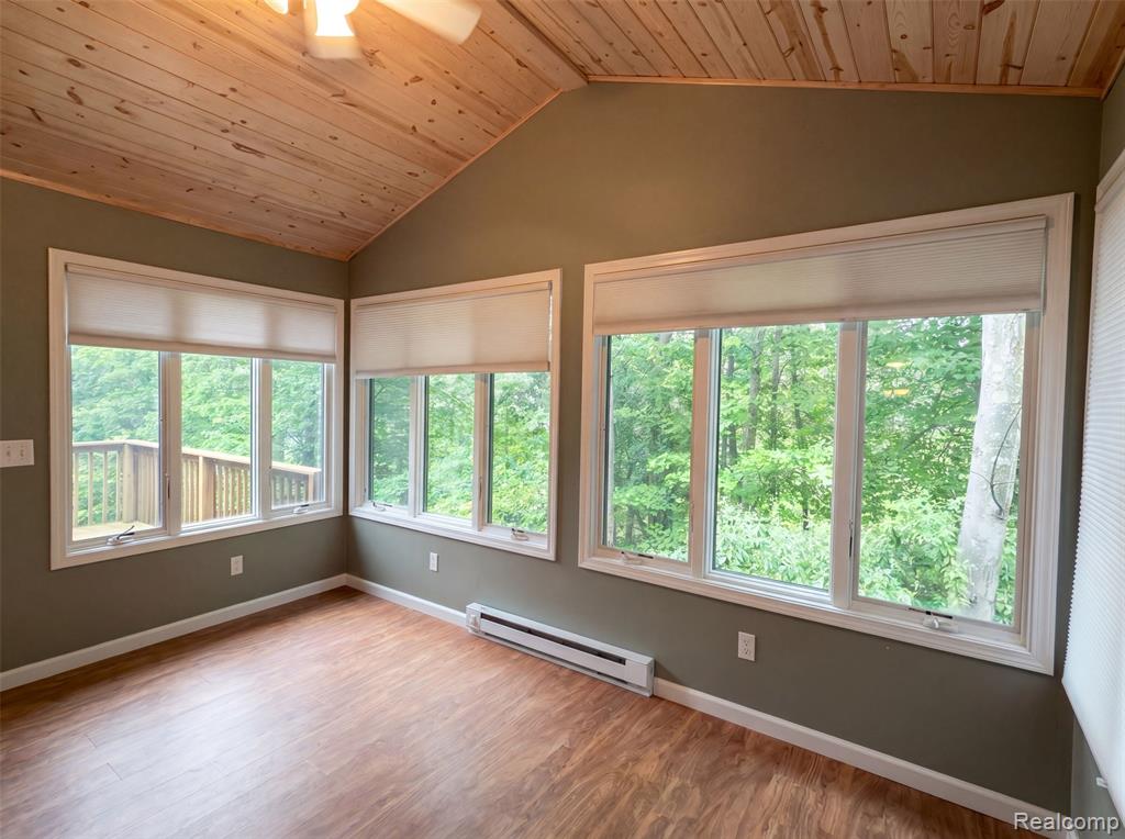 1102 Hawthorne, Greenville, MI 48838 — Photo 8