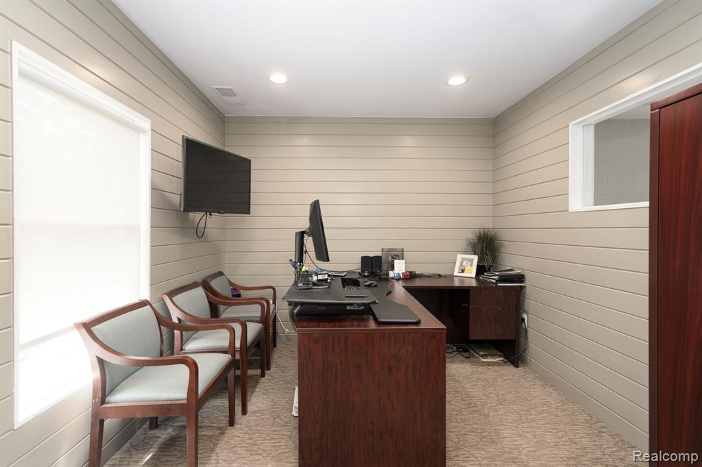 640 W University Drive, Rochester, MI 48307 — Photo 28