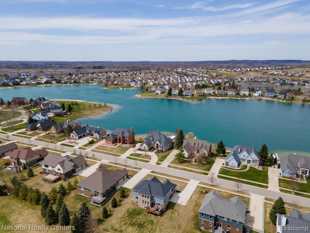 527 SOUTHSHORE Drive, Oxford, MI 48371 — Photo 57