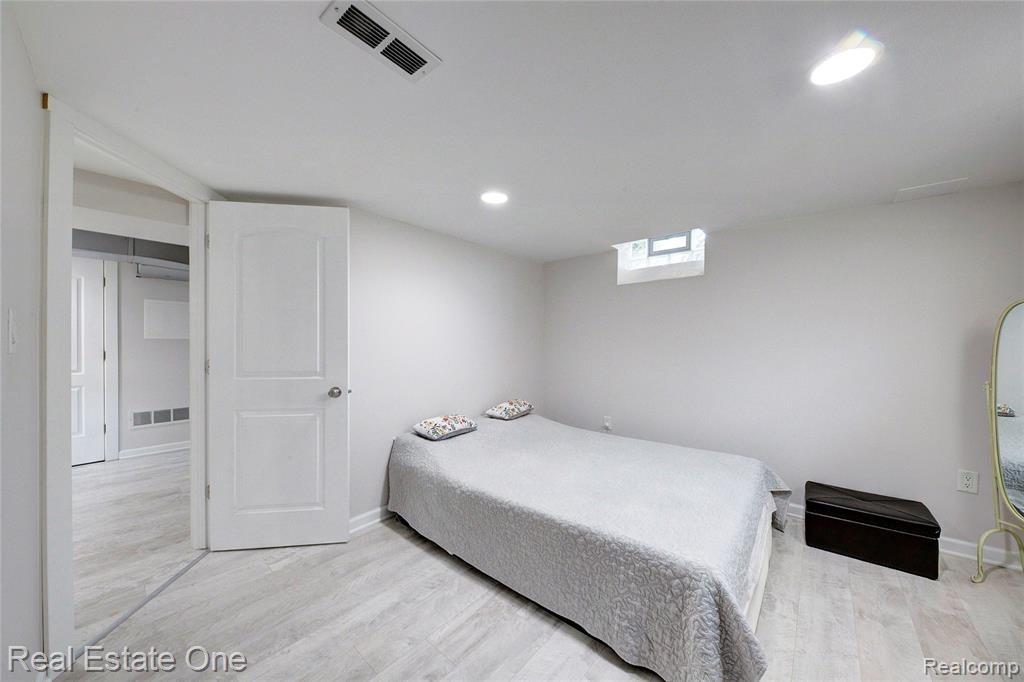 8126 Dale Street, Dearborn Heights, MI 48127 — Photo 68