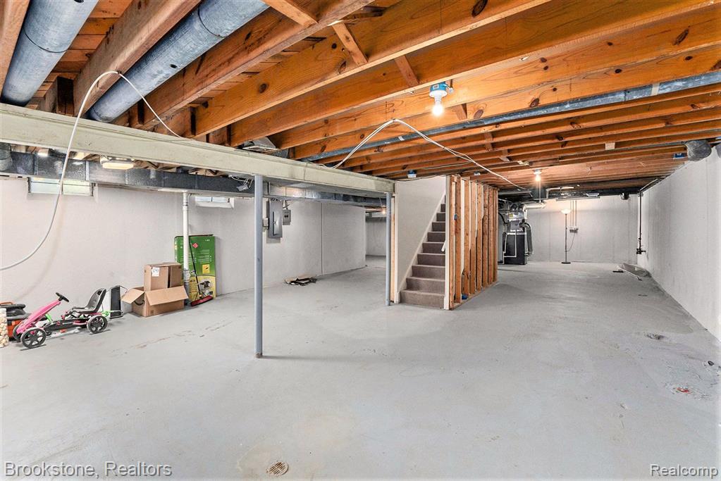 6533 POST OAK Drive, West Bloomfield, MI — Photo 39