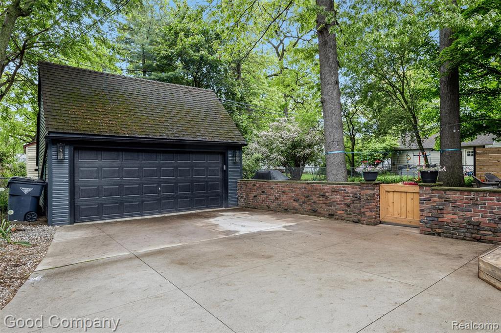 641 W WOODLAND Street, Ferndale, MI 48220 — Photo 53