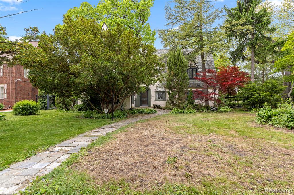 3001 Seminole Street, Detroit, MI 48214 — Photo 68