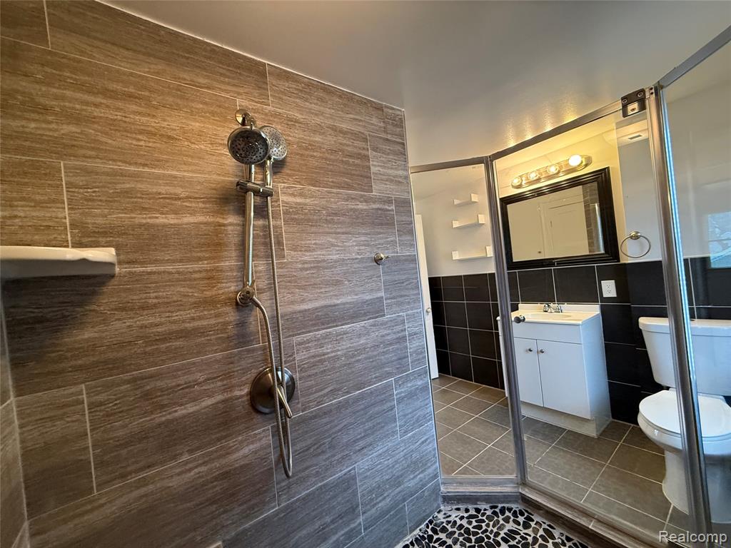 416 Burroughs Avenue, Flint, MI 48507 — Photo 17