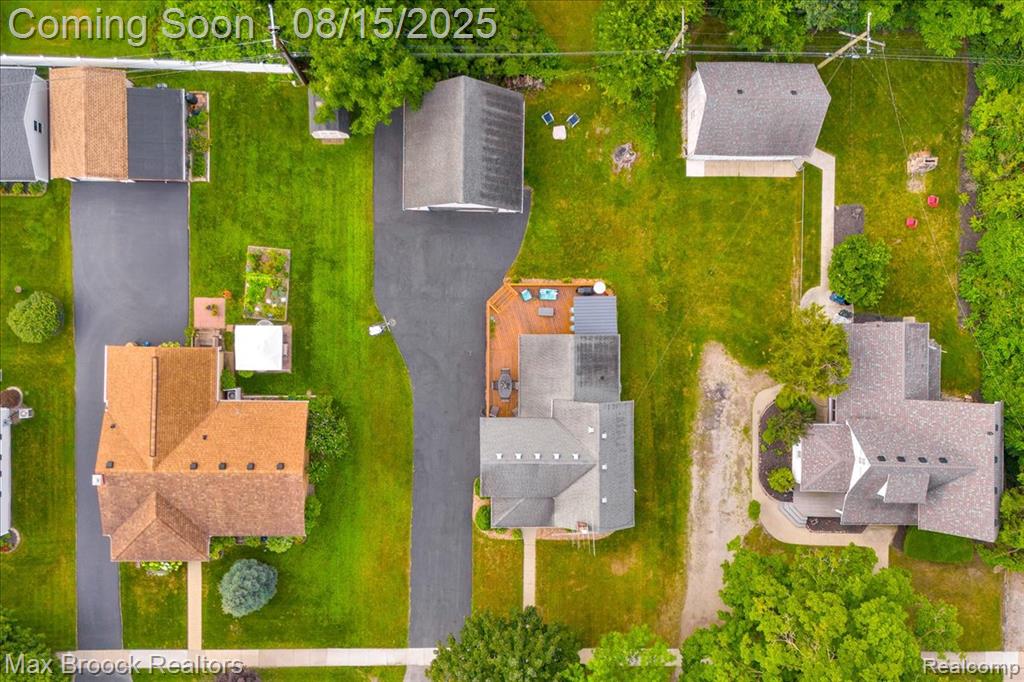 415 W Lake Street, South Lyon, MI 48178 — Photo 32