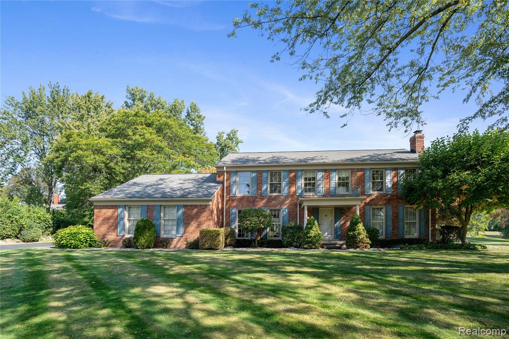 4123 Chimney Point Drive, Bloomfield Hills, MI 48302 — front exterior