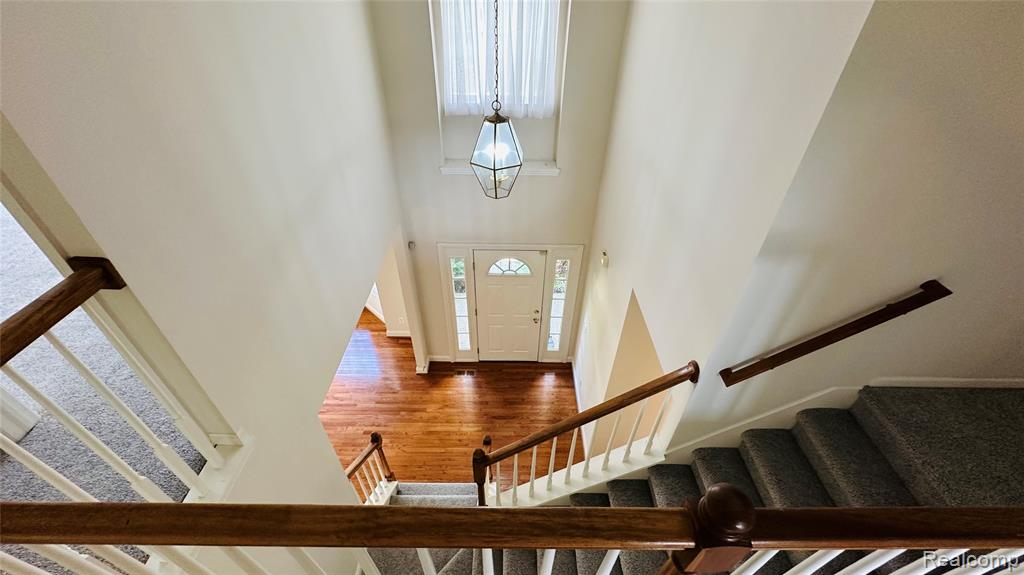 815 CALGARY Street, Auburn Hills, MI 48326 — Photo 4