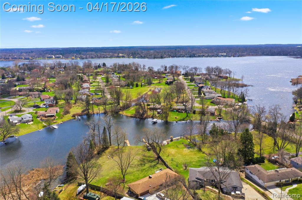 3389 Shawnee Lane, Waterford, MI 48329 — Photo 2
