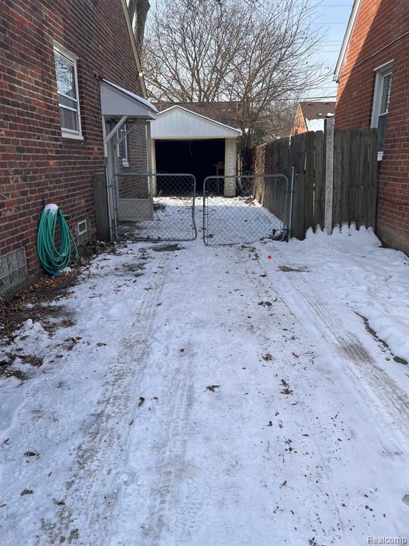 8109 HAZELTON Street, Dearborn Heights, MI 48127 — Photo 2