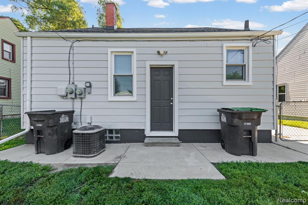 6556 Pelham Road, Taylor, MI 48180 — Photo 20
