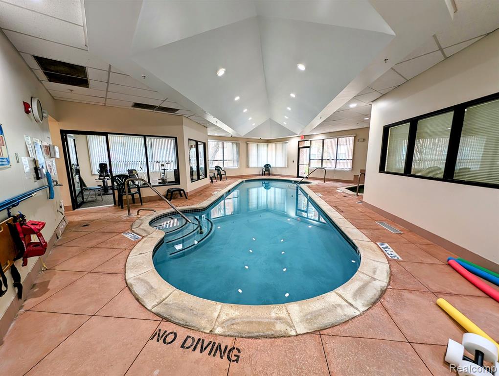 21382 MAGNOLIA Court, 1, Farmington Hills, MI 48336 — Photo 38