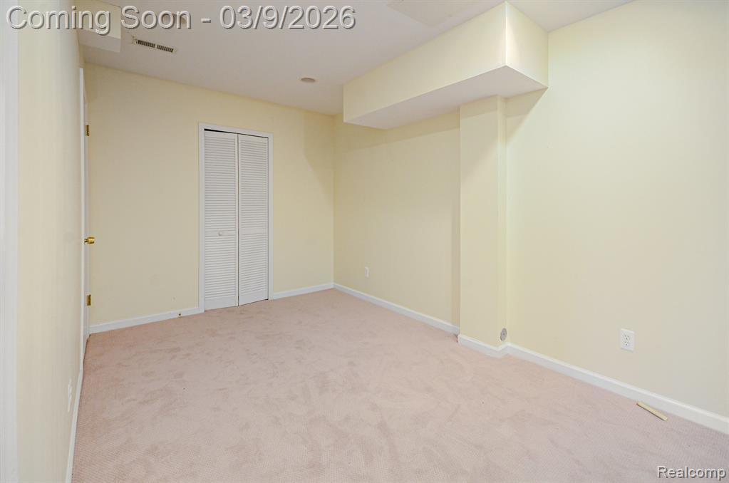 4280 Woodlands, Orchard Lake Village, MI 48323 — Photo 32