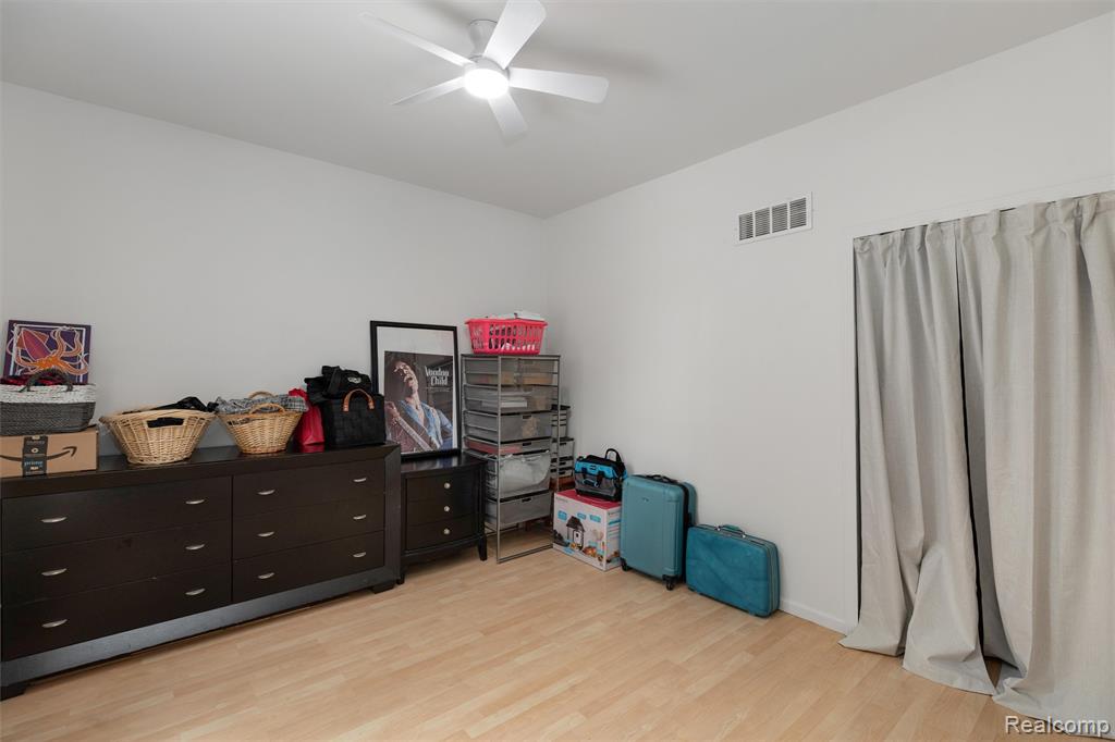 649 Lounsbury Avenue, Pontiac, MI 48340 — Photo 12