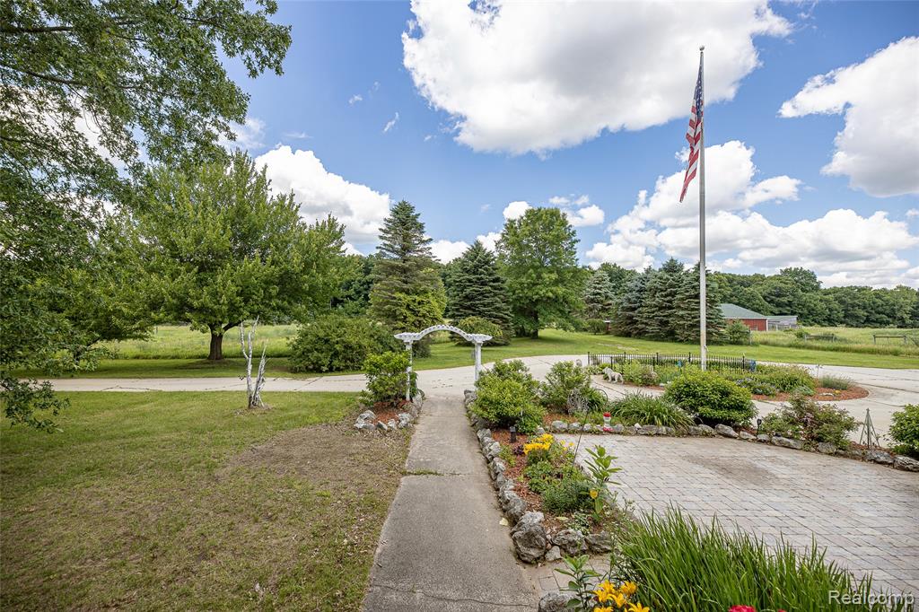 3839 Shamrock Drive, Lapeer, MI 48446 — Photo 77