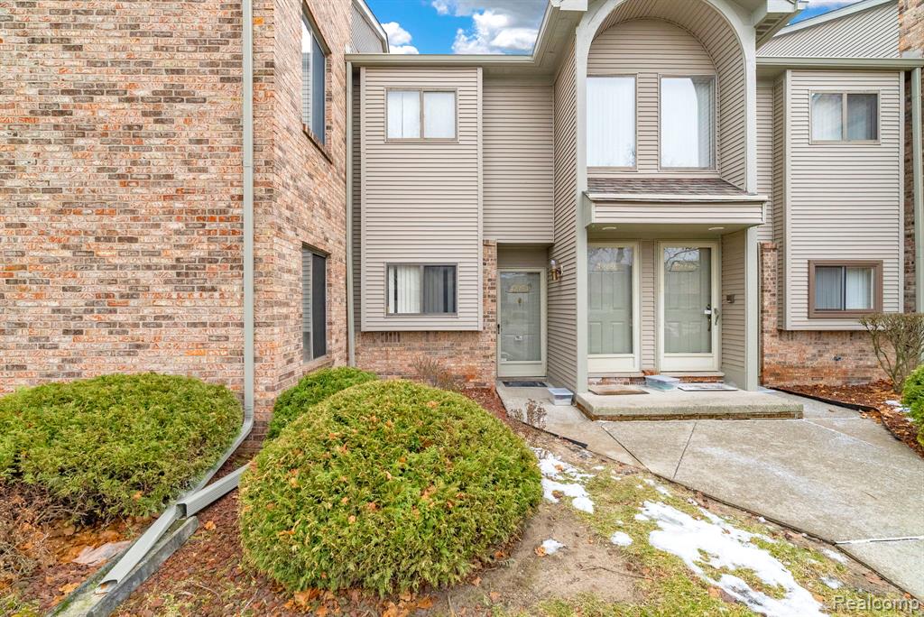 42764 Lilley Pointe Drive, Canton, MI 48187 — Photo 2