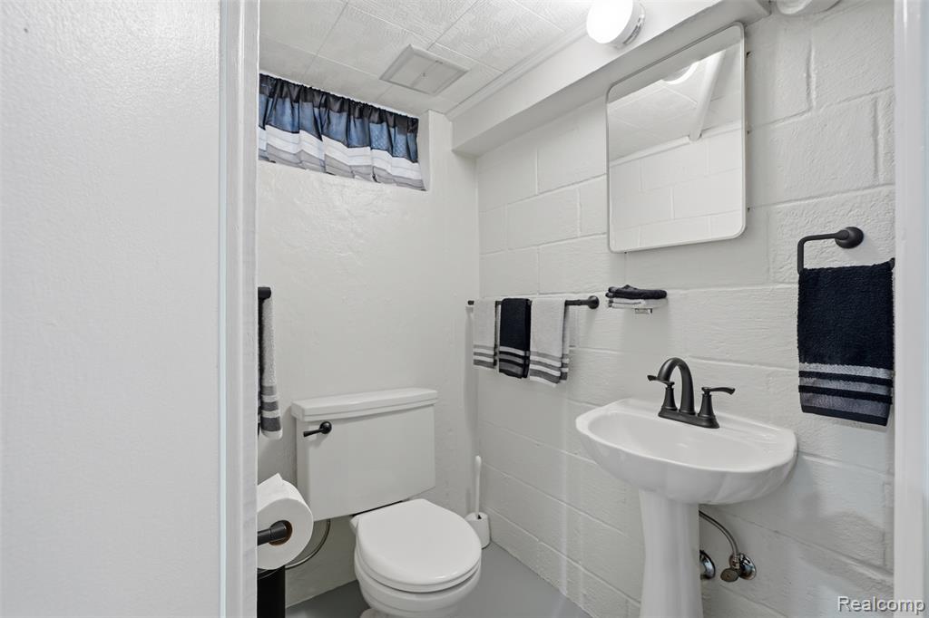 31710 Maplewood Street, Garden City, MI — Photo 25