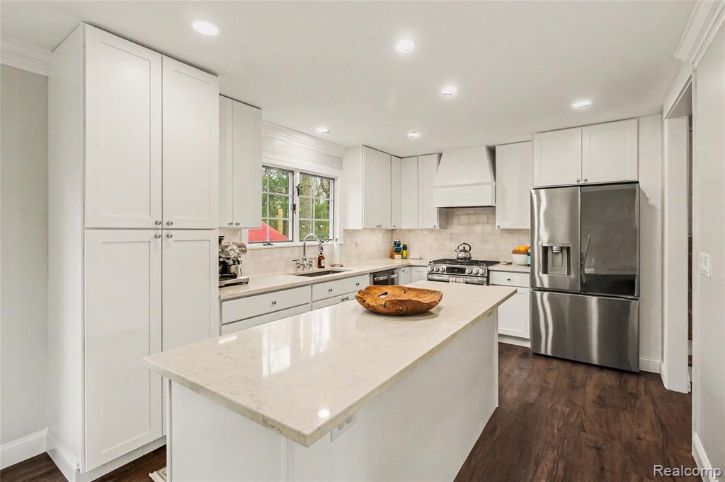 6040 Tall Oak Way, Brighton, MI 48116 — Photo 10