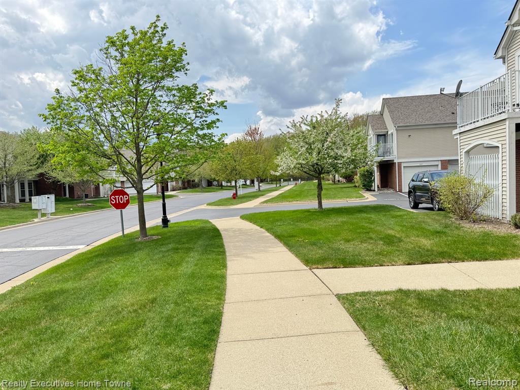 5685 PINE AIRES Drive, Sterling Heights, MI 48314 — Photo 18
