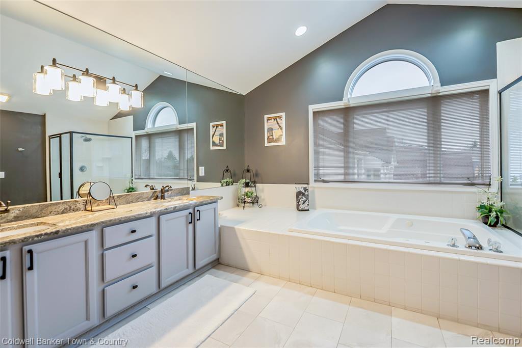 47740 Royal Pointe Drive, Canton, MI 48187 — Photo 29