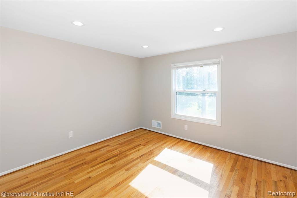 4027 Old Dominion Drive, West Bloomfield, MI 48323 — Photo 35