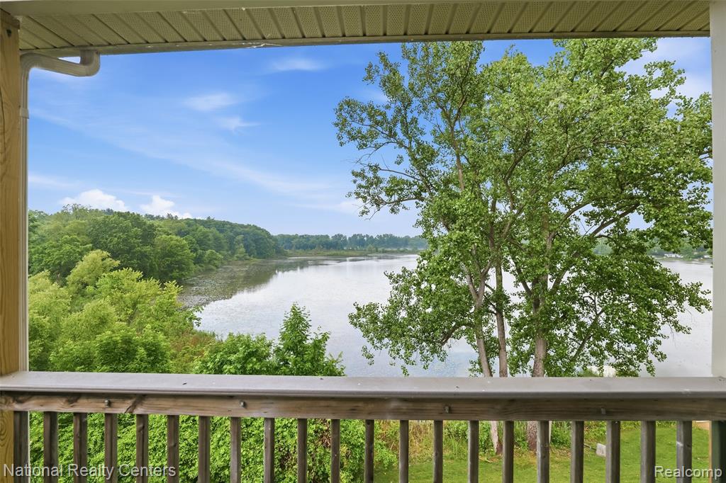 5905 High Pointe Court, Brighton, MI 48116 — Photo 14