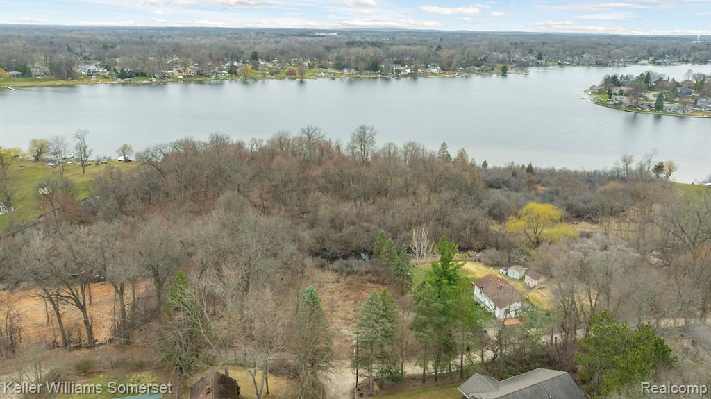 000 Lakeview Drive, White Lake, MI, 00000