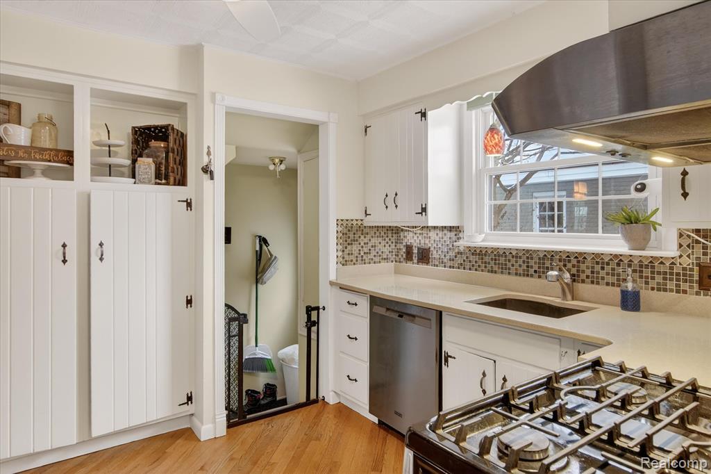 3 Adams Lane, Dearborn, MI 48120 — Photo 11
