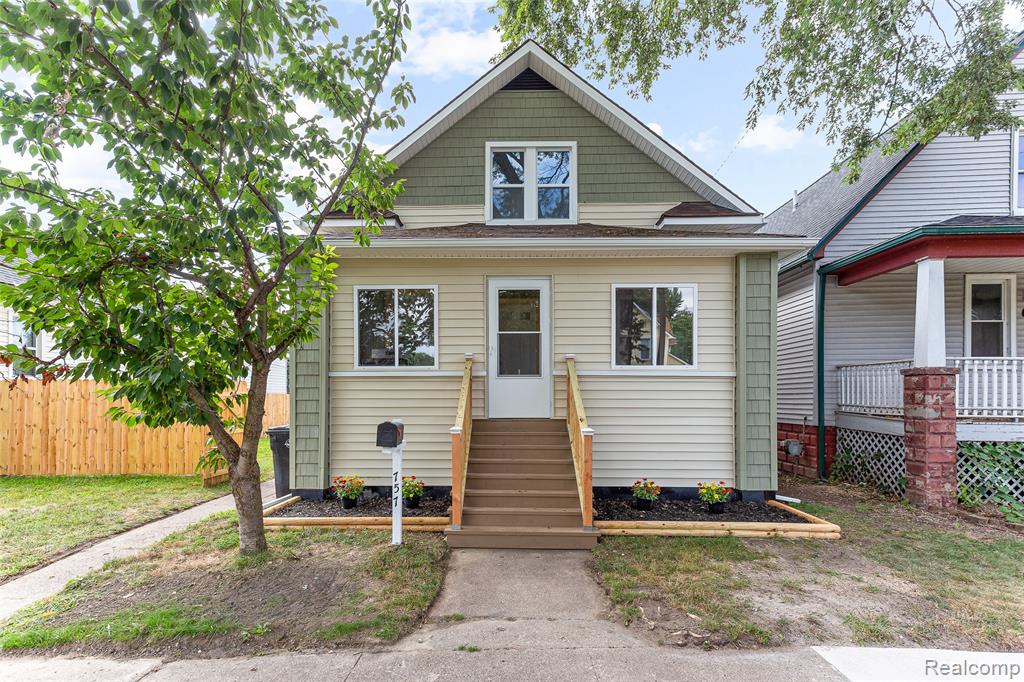 757 Orchard Street, Wyandotte, MI 48192