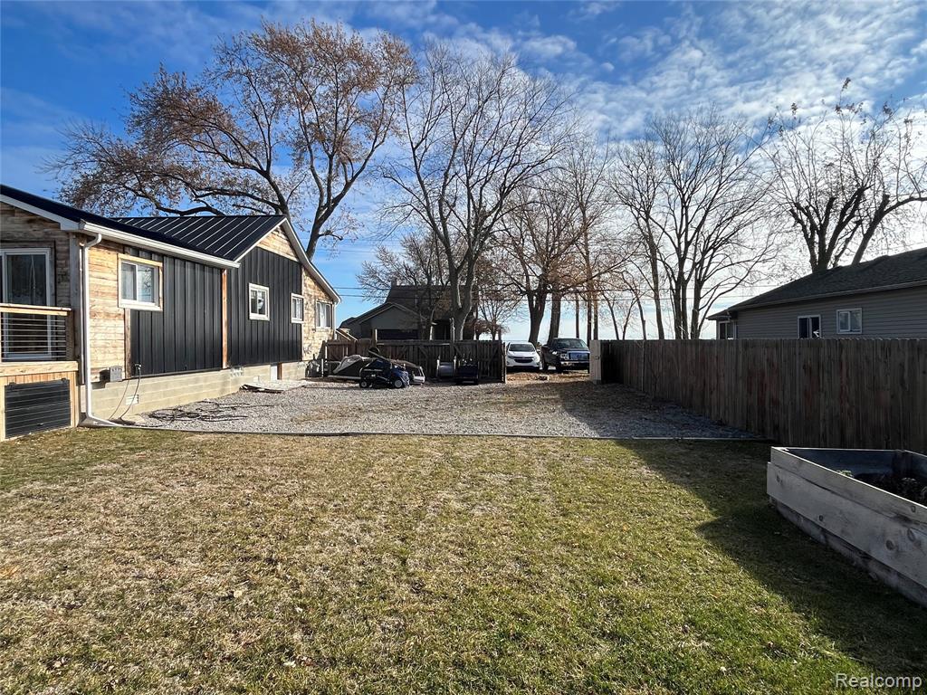 35754 Erie Drive, Brownstown, MI — Photo 18