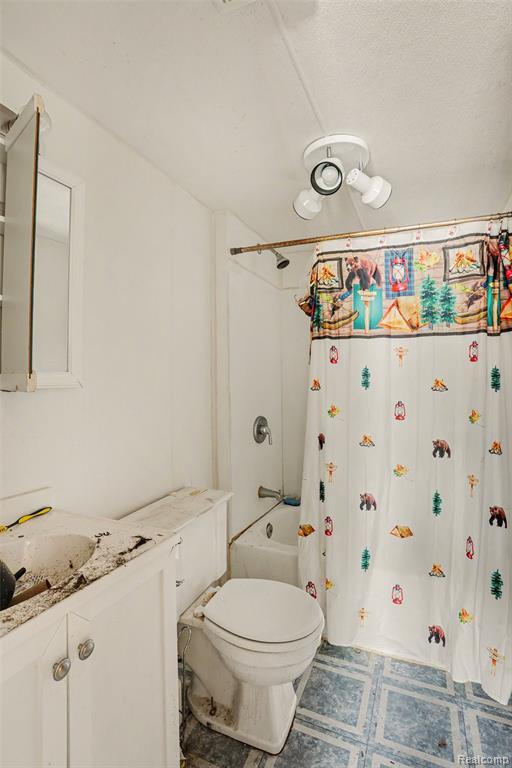43171 Hartwick Drive, Sterling Heights, MI 48313 — Photo 12