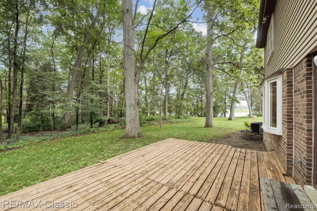 1561 Waters Edge Court, Wixom, MI 48393 — Photo 47