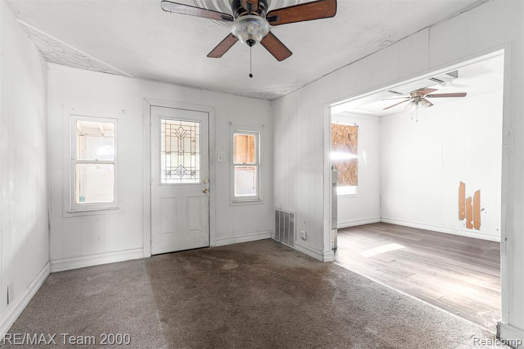 533 E Milton Avenue, Hazel Park, MI 48030 — Photo 5