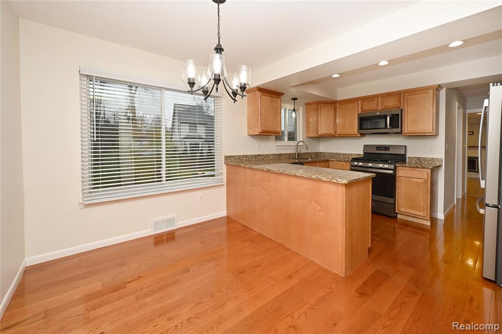 5541 Meadow Lane, Shelby Twp, MI 48316 — Photo 7