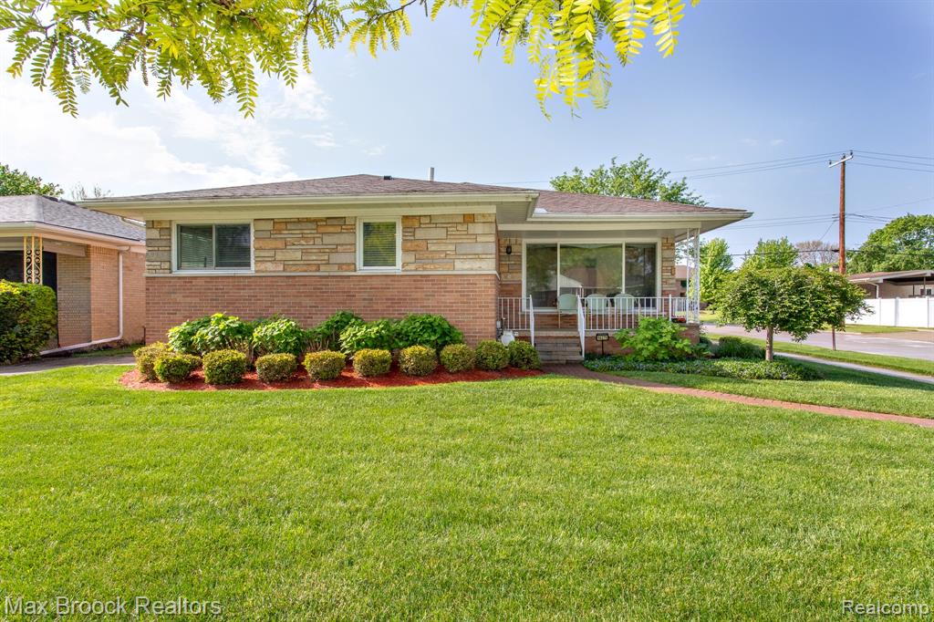 14271 Lincoln Street, Oak Park, MI 48237 — Photo 52