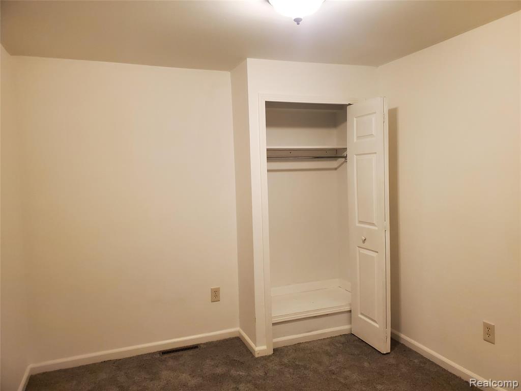 1110 Myrtle Avenue, Waterford, MI 48328 — Photo 3